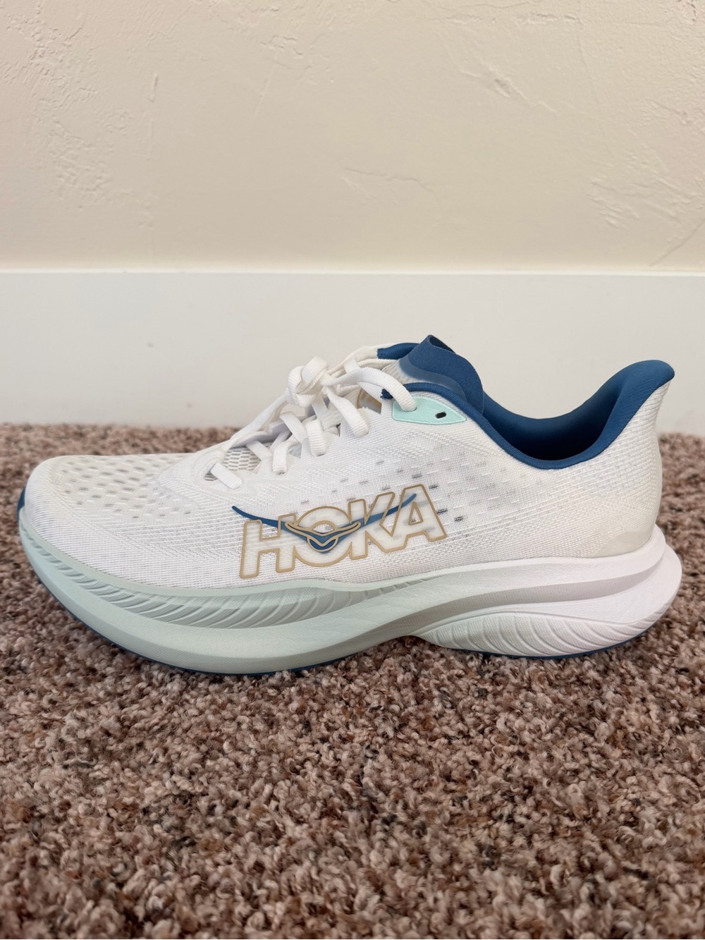HOKA Mach 6 Mens Running Shoes, size 10D NEW w/o box
